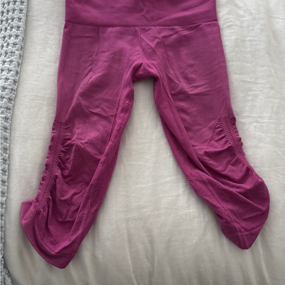 Lululemon Magenta leggings